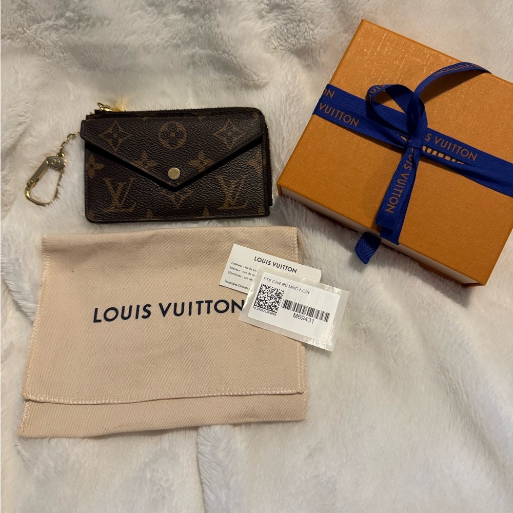Louis Vuitton card holder recto verso
